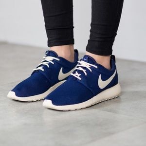 Nike Roshe one, navy and oatmeal, good condition.